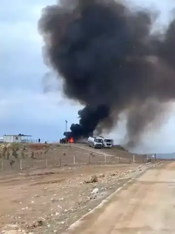 Batman'da Atık Petrol Havuzu Yandı